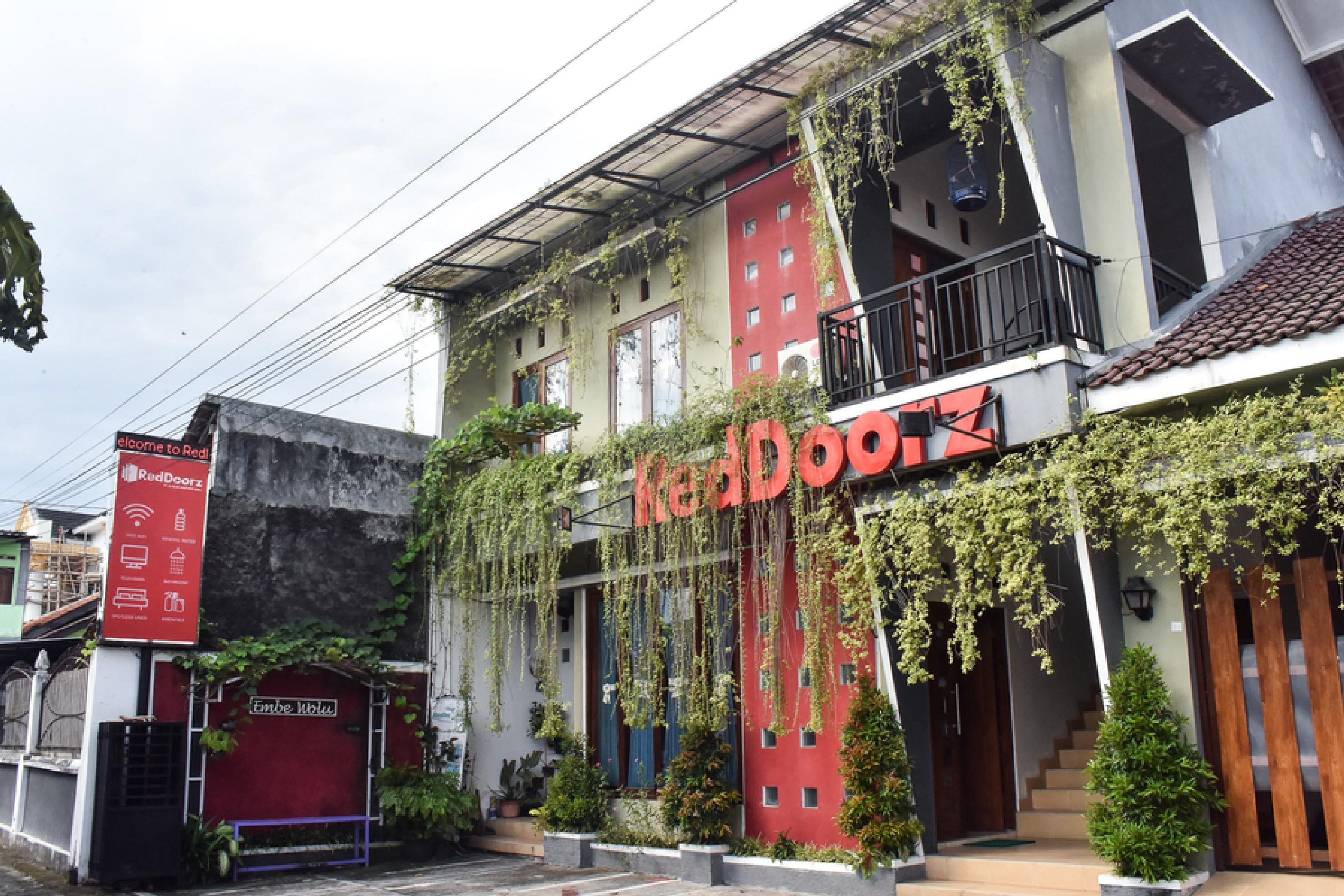 Reddoorz Near Hartono Mall Kejayan Екстериор снимка